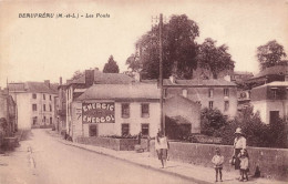 Beaupréau * éntrée Du Village , Les Ponts * Garage De Vélos */ Enfants Villageois - Autres & Non Classés