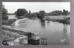 Chateauneuf Sur Sarthe, L'écluse Et Le Barrage (11127) - Chateauneuf Sur Sarthe