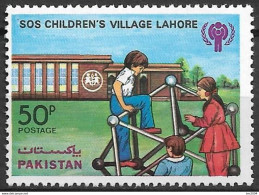 1979 Pakistan Mi. 495**MNH  1 Jahr SOS-Kinderdorf In Lahore. - Pakistan