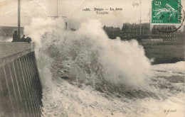 FRANCE - Dieppe - La Jetée - Tempête - Carte Postale Ancienne - Dieppe