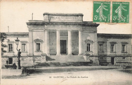 Saintes * Place Et Le Palais De Justice * Tribunal - Saintes