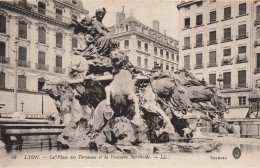 FRANCE - Lyon - La Place Des Terreaux Et La Fontaine Bartholdi - Carte Postale Ancienne - Autres & Non Classés