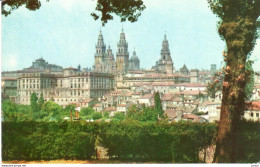 POSTAL   SANTIAGO -GALICIA  -VISTA PANORAMICA - Santiago De Compostela