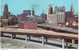 POSTAL    BUFFALO-NEW YORK -EE.UU.  -BUFFALO SKYLINE AND PART OF SEYWAY BRIDGE - Buffalo