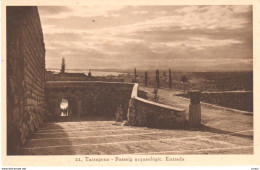 POSTAL   TARRAGONA  -CATALUNYA  - ENTRADA AL PASSEIG ARQUEÒLOGIC  (ENTRADA AL PASEO ARQUEOLÓGICO) - Tarragona