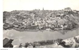 POSTAL   TOLEDO  -ESPAÑA  - VISTA GENERALY EL TAJO  ( VUE GÉNÉRALE ET LE TAGE - GENERAL VIEW AND TAGUS RIVER ) - Toledo