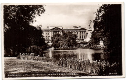 Buckingham Palace From St. James Park - London - Buckingham Palace