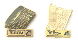 Trés Joli Lot De 2 Pin's FRANCE TELECOM - Téléphones Vintage ARIA Et TENOR - M712A - France Telecom