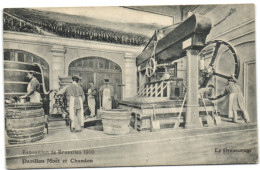 Exposition De Bruxelles 1910 - Pavillon Moët Et Chandon - Le Pressurage - Expositions Universelles