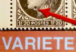 LP3137/127 - 1945/1947 - TYPE CERES - N°677 NEUFS** - BELLE VARIETE >>> Boule Devant Le Cou - Unused Stamps