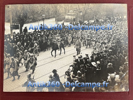 Rare Photographie Ancienne WW1 Guerre 14-18 Défilé Du Caporal HANSI En Tête Des Pionniers à Colmar Le 18 Novembre 1918 - Oorlog, Militair