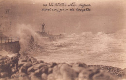 76 - LE HAVRE - La Digue Nord Un Jour De Tempête - Cap De La Hève