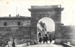 Ref ( 13778 )   Tébessa - La Porte De Constantine - Tébessa
