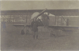 B Aviation – Carte-photo Aviateur Militaire Devant Son Biplan - Characters