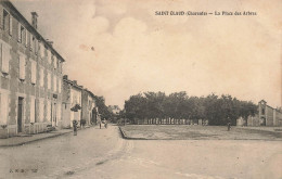 St Claud * La Place Des Arbres * Débit De Tabac Tabacs - Autres & Non Classés