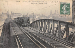 PARIS- CHEMIN DE FER METROPOLITAIN , LINGE N°2 SUD ETOILE-ITALIE TABLIER DU VIADUC DE PASSY - Transporte Público