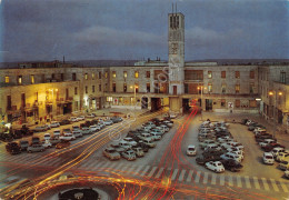 Cartolina Ragusa Piazza Libertà Notturno 1974 Auto D'epoca - Ragusa