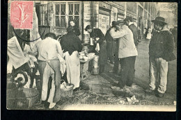 75 SCENES PARISIENNES - AUX HALLES LA MARCHANDE DE SOUPE - SUPERBE - Artigianato Di Parigi