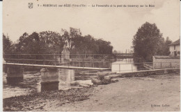 MIREBEAU SUR BEZE (21) - La Passerelle Et Le Pont Du Tramway Sur La Bèze - état Correct - Mirebeau