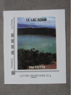 Lac Dziani ( Mayotte) - Timbre Autocollant Issu Collector "Géants Du Feu"- 2011 - Volcanes