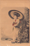 JAPON - Femme Japonnaise Avec Ombrelle Et Kimono - Geisha - Carte Postale Ancienne - - Andere & Zonder Classificatie