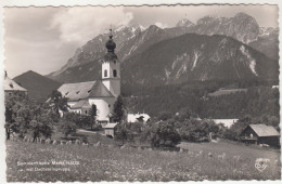 D6945) Markt HAUS Mit Dachsteingruppe - Kirche U. Wiese 1954 - Haus Im Ennstal