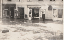 CPA-PHOTO (92) Ou (65) ? Devanture Teinturerie Parisienne Vve Georges DELMAS Avenue De La Gare Le Matin Inondations - Überschwemmungen