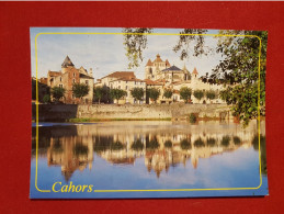 CPM  -  Cahors -(Lot) - Ville Etape Touristique- Les Bords Du Lot Et La Vieille Ville - Cahors