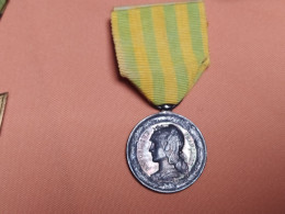 MÉDAILLE DU TONKIN , MODÈLE TERRE, MÉDAILLE COMMÉMORATIVE DE L'EXPÉDITION DU TONKIN, ARGENT 950 MILL - France