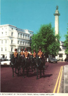 LONDON, KING'S TROOP, HORSE, ARCHITECTURE, MONUMENT, CARS, UNITED KINGDOM - Buckingham Palace