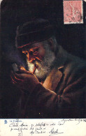 Illustrateur - Le Fumeur - Vieux Monsieur Qui Allume Une Cigarette - Carte Postale Ancienne - - Unclassified