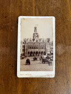 St Quentin * La Place * Photo CDV Albuminée Circa 1860/1890 * Commerces Magasins * Photographe E. Compiègne - Saint Quentin