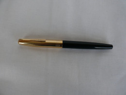 Vintage Fountain Pen Black Body Gold Cap Unbranded #2033 - Lapiceros