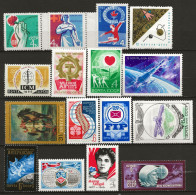 RUSSIE: **, N°YT 2912 à 4363, Ens. De 16 Tp Diff. Nfs, Le 3867 Pli, TB - Collections