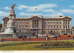 AK 173722 ENGLAND - London - Buckingham Palace And Victoria Monument - Buckingham Palace