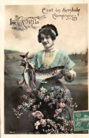 FÊTES - VOEUX - 1er Avril -(3) Jeune Femme -Poisson- - 1 De April (pescado De Abril)