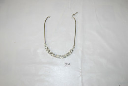 C228 Bijoux - Ancien Collier - Fantaisie - Necklaces/Chains