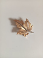 Broche Ancienne 7cm X 5 Cm Feuille - Brooches