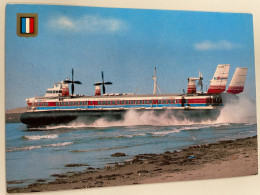 CPM - 62 - CALAIS - HOVERCRAFT GEANT Qui Assure La Liaison Entre La France Et L'Angleterre - 400 Places 65 Voitures - Aerodeslizadores