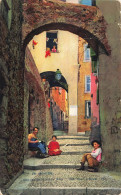 FRANCE - Menton - Une Rue De La Vieille Ville - Colorisé - Enfants Sur Les Marches - Carte Postale Ancienne - Menton