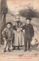 FRANCE - La Normandie Pittoresque - Des Enfants En Tenue Traditionnelle - Carte Postale Ancienne - Otros