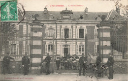 Châteaudun * Façade De La Gendarmerie Nationale * Gendarmes - Chateaudun