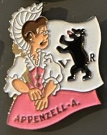 ASSOCIATION COSTUMES SUISSE - CANTON D' APPENZELL RHODES INTERIEURES  - FEMME PAYSANNE - SCHWEIZ - APPENZELL-A. -  (33) - Associations