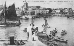 Les Sables D'olonne * Le Passeur De La Chaume Et Le Port * Bateau - Sables D'Olonne