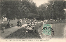 FRANCE - Lyon - Le Parc De La Tête D'Or - Un Coin Du Parc Le Dimanche - LL - Animé -  Carte Postale Ancienne - Lyon 1