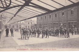 HAUBOURDIN - LILLE - NORD - (59) - CPA BIEN ANIMEE - PENSIONNAT PINCHARD - LA COUR DES GRANDS. - Haubourdin