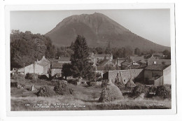 LASCHAMPS Au Pied Du Puy De Dôme  (cpa 63)  Carte Photo - Manzat