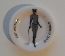 Fève Selina Kyle Catwoman C DC Comics Format 3 Cm X 3 Cm En TB.Etat - Cartoni Animati