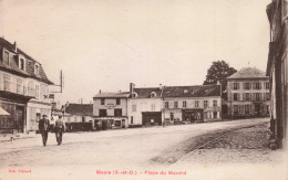 78 - MAULE _S23987_ Place Du Marché - Maule