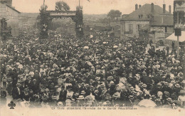 Limoges * Concours De Musique De Limoges 4 Out 1910 , La Foule Attendant L'arrivée De La Garde Républicaine - Limoges